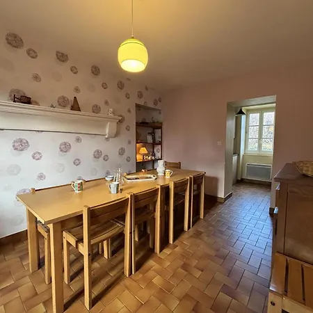 Communal Indépendant Avec Grand Jardin, Animaux Acceptés - Fr-1-489-188 *